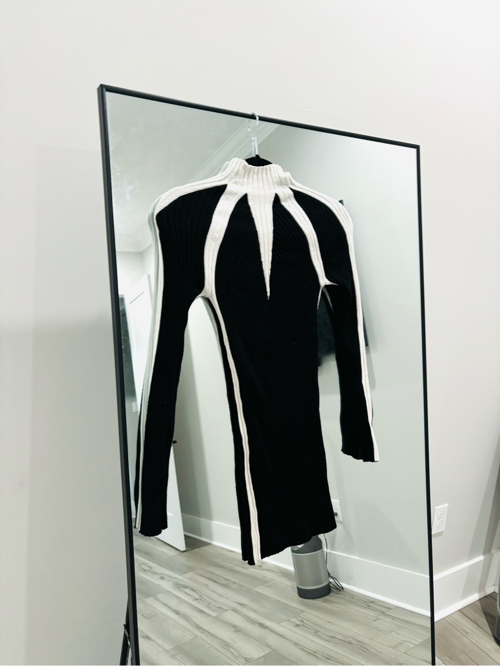 SHEIN Black & Cream Ribbed Long-Sleeve Sweater Dress